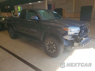 Czwarte zdjęcie samochodu z boku: 2018 TOYOTA TACOMA TRD OFF-ROAD VIN:5TFSZ5AN1JX140167 - miniatura