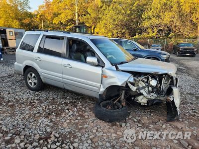 Czwarte zdjęcie samochodu z boku: 2006 HONDA PILOT EX VIN:2HKYF18606H556742 - miniatura