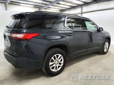 Trzecie zdjęcie samochodu z tyłu: 2020 CHEVROLET TRAVERSE LT VIN:1GNERGKW1LJ209145 - miniatura