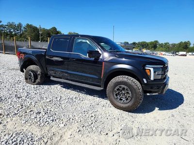 Czwarte zdjęcie samochodu z boku: 2026 FORD F150 RAPTOR VIN:1FTFW1RJ7TFB49095 - miniatura