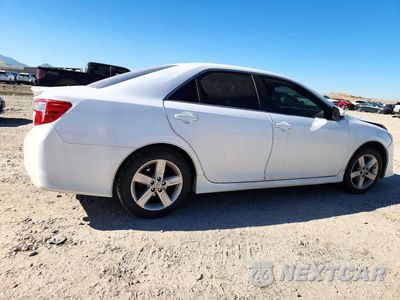 Trzecie zdjęcie samochodu z tyłu: 2014 TOYOTA CAMRY SE VIN:4T1BF1FK2EU429755 - miniatura