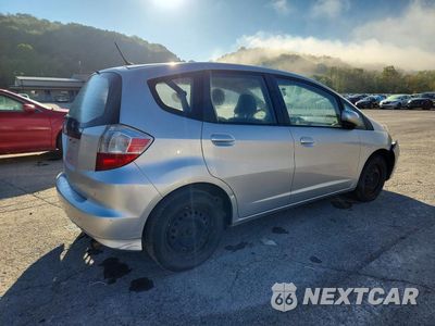 Trzecie zdjęcie samochodu z tyłu: 2013 HONDA FIT VIN:JHMGE8H30DC081906 - miniatura