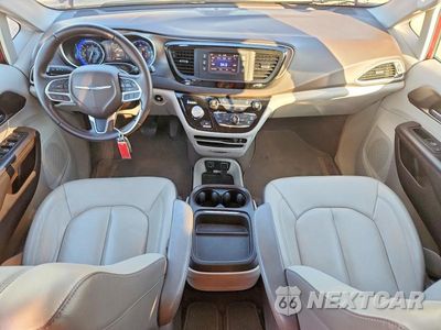 Zdjęcie 8 z 13 samochodu: 2017 CHRYSLER PACIFICA TOURING L VIN:2C4RC1BG3HR677737 - miniatura