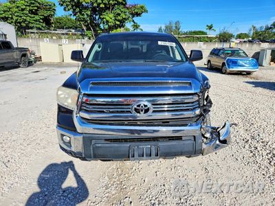 Piąte zdjęcie samochodu w środku: 2017 TOYOTA TUNDRA SR5 VIN:5TFRM5F17HX116212 - miniatura