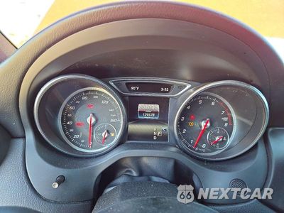 Zdjęcie 9 z 12 samochodu: 2018 MERCEDES-BENZ CLA 250 VIN:WDDSJ4EB2JN537485 - miniatura
