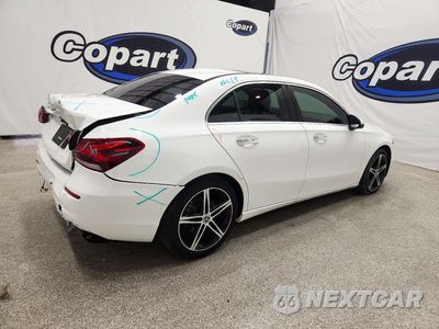 Trzecie zdjęcie samochodu z tyłu: 2021 MERCEDES-BENZ A-CLASS A220 VIN:W1K3G4EB8MJ266589 - miniatura