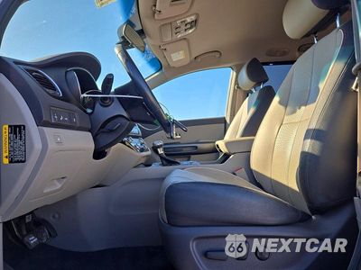 Zdjęcie 7 z 14 samochodu: 2018 KIA SEDONA LX VIN:KNDMB5C12J6350368 - miniatura