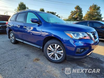 Czwarte zdjęcie samochodu z boku: 2017 NISSAN PATHFINDER SV VIN:5N1DR2MMXHC626600 - miniatura