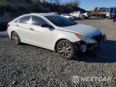 Czwarte zdjęcie samochodu z boku: 2013 HYUNDAI SONATA SE VIN:5NPEC4AC5DH782625 - miniatura