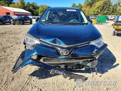 Piąte zdjęcie samochodu w środku: 2017 TOYOTA RAV4 LE VIN:JTMBFREVXHJ171473 - miniatura