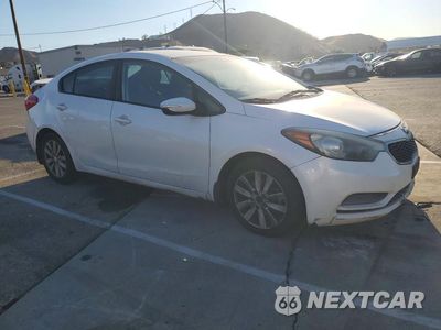 Czwarte zdjęcie samochodu z boku: 2015 KIA FORTE LX VIN:KNAFX4A64F5421518 - miniatura