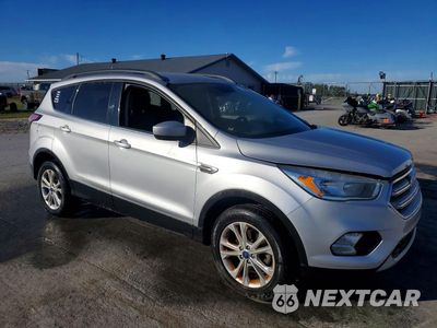 Czwarte zdjęcie samochodu z boku: 2018 FORD ESCAPE SE VIN:1FMCU0GD5JUA43409 - miniatura