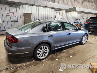 Trzecie zdjęcie samochodu z tyłu: 2017 VOLKSWAGEN PASSAT SE VIN:1VWGT7A35HC040492 - miniatura