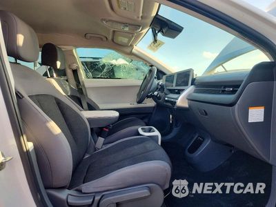 Zdjęcie 7 z 13 samochodu: 2022 HYUNDAI IONIQ 5 SE VIN:KM8KMDAF3NU048515 - miniatura