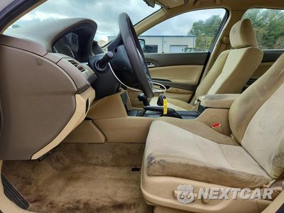 Zdjęcie 7 z 13 samochodu: 2010 HONDA ACCORD LXP VIN:1HGCP2F48AA022565 - miniatura