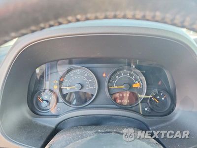 Zdjęcie 9 z 12 samochodu: 2017 JEEP PATRIOT LATITUDE VIN:1C4NJPFA0HD211893 - miniatura