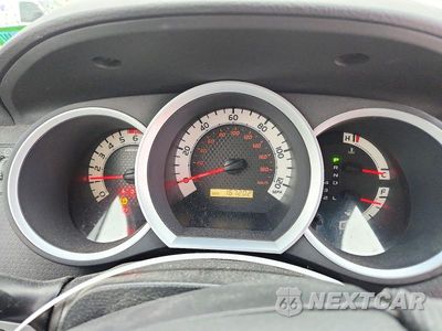 Zdjęcie 9 z 12 samochodu: 2014 TOYOTA TACOMA V6 VIN:3TMLU4EN8EM145871 - miniatura