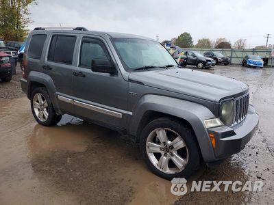 Czwarte zdjęcie samochodu z boku: 2012 JEEP LIBERTY JET VIN:1C4PJMFK8CW153982 - miniatura