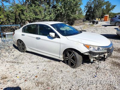 Czwarte zdjęcie samochodu z boku: 2017 HONDA ACCORD SPORT SPECIAL EDITION VIN:1HGCR2F10HA169277 - miniatura