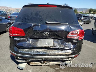 Zdjęcie 6 z 13 samochodu: 2016 VOLKSWAGEN TOUAREG TDI VIN:WVGEP9BP9GD002960 - miniatura
