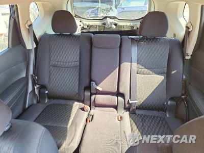 Zdjęcie 10 z 13 samochodu: 2019 NISSAN ROGUE SV VIN:5N1AT2MT7KC753940 - miniatura