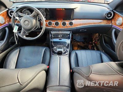 Zdjęcie 8 z 12 samochodu: 2017 MERCEDES-BENZ E 300 4MATIC VIN:WDDZF4KB8HA102038 - miniatura