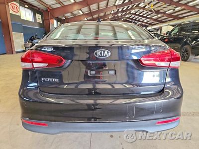 Zdjęcie 6 z 12 samochodu: 2018 KIA FORTE LX VIN:3KPFK4A72JE230784 - miniatura