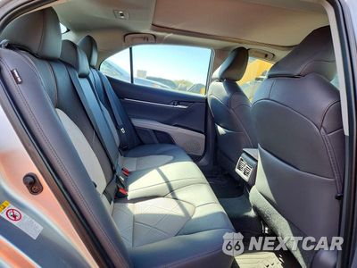 Zdjęcie 10 z 12 samochodu: 2018 TOYOTA CAMRY L VIN:4T1B11HK8JU119650 - miniatura