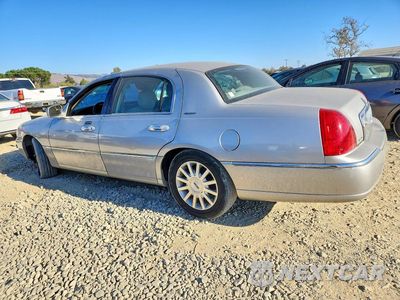 Drugie zdjęcie samochodu z przodu: 2007 LINCOLN TOWN CAR SIGNATURE VIN:1LNHM81W17Y620971 - miniatura