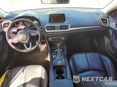 Zdjęcie 8 z 12 samochodu: 2018 MAZDA 3 TOURING VIN:3MZBN1V35JM185080 - miniatura