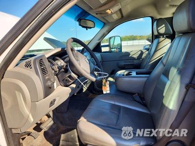 Zdjęcie 7 z 12 samochodu: 2008 CHEVROLET SILVERADO C3500 VIN:1GBJC34608E143383 - miniatura