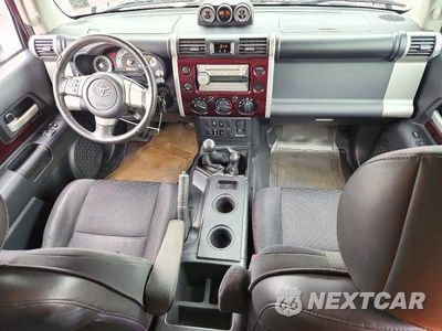 Zdjęcie 8 z 13 samochodu: 2007 TOYOTA FJ CRUISER BASE VIN:JTEBU11F070043796 - miniatura