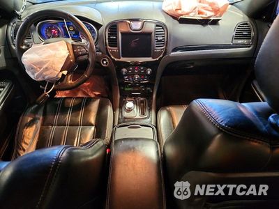 Zdjęcie 8 z 13 samochodu: 2021 CHRYSLER 300 S VIN:2C3CCABG9MH546077 - miniatura