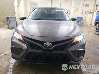 Piąte zdjęcie samochodu w środku: 2021 TOYOTA CAMRY SE VIN:4T1G11AK2MU583845 - miniatura
