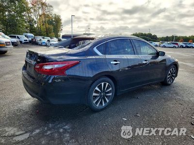 Trzecie zdjęcie samochodu z tyłu: 2018 NISSAN ALTIMA 2.5 SV VIN:1N4AL3AP4JC263929 - miniatura