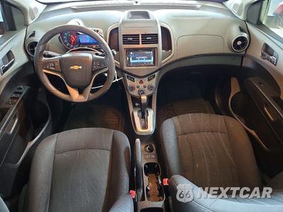 Zdjęcie 8 z 12 samochodu: 2013 CHEVROLET SONIC LT VIN:1G1JC5SH8D4154104 - miniatura
