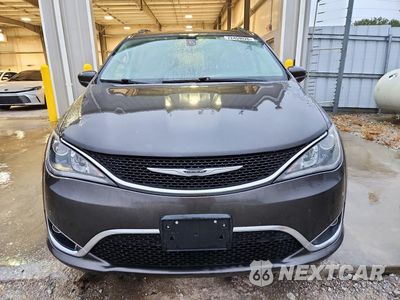 Piąte zdjęcie samochodu w środku: 2017 CHRYSLER PACIFICA TOURING L VIN:2C4RC1BG6HR823726 - miniatura