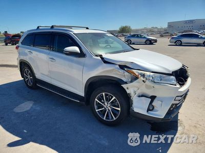 Czwarte zdjęcie samochodu z boku: 2019 TOYOTA HIGHLANDER XLE VIN:5TDKZRFH6KS350202 - miniatura