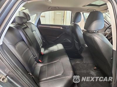 Zdjęcie 10 z 12 samochodu: 2017 VOLKSWAGEN PASSAT SE VIN:1VWGT7A35HC040492 - miniatura