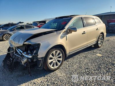 2017 LINCOLN MKT 2LMHJ5AT8HBL00613 - główne zdjęcie licytacji z USA - miniatura