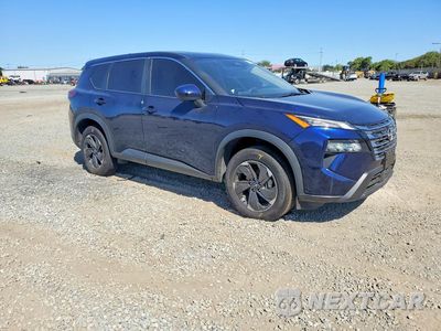 Czwarte zdjęcie samochodu z boku: 2025 NISSAN ROGUE SV VIN:5N1BT3BA2SC784282 - miniatura