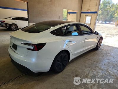 Trzecie zdjęcie samochodu z tyłu: 2025 TESLA MODEL 3 VIN:5YJ3E1EA9SF064533 - miniatura