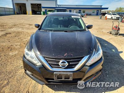 Piąte zdjęcie samochodu w środku: 2017 NISSAN ALTIMA 2.5 S VIN:1N4AL3AP1HC190187 - miniatura