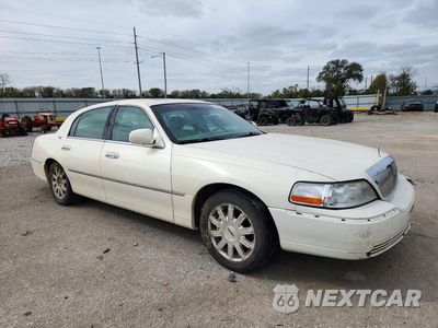 Czwarte zdjęcie samochodu z boku: 2007 LINCOLN TOWN CAR SIGNATURE LIMITED VIN:1LNHM82V07Y622037 - miniatura