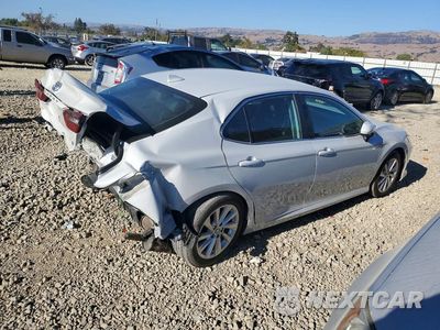 Trzecie zdjęcie samochodu z tyłu: 2023 TOYOTA CAMRY LE VIN:4T1C11AK6PU144392 - miniatura