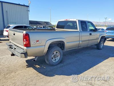 Trzecie zdjęcie samochodu z tyłu: 2003 CHEVROLET SILVERADO K2500 HEAVY DUTY VIN:1GCHK29G73E220056 - miniatura