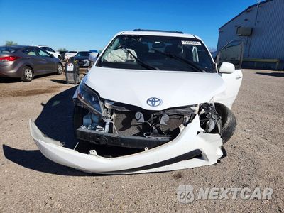 Piąte zdjęcie samochodu w środku: 2016 TOYOTA SIENNA SE VIN:5TDXK3DC5GS716432 - miniatura