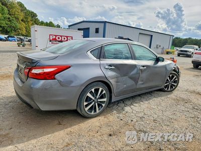 Trzecie zdjęcie samochodu z tyłu: 2016 NISSAN ALTIMA 2.5 SR VIN:1N4AL3AP8GC227704 - miniatura