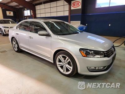 Czwarte zdjęcie samochodu z boku: 2015 VOLKSWAGEN PASSAT SE VIN:1VWBT7A31FC106558 - miniatura