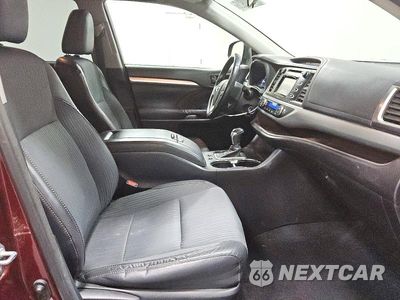Zdjęcie 14 z 14 samochodu: 2015 TOYOTA HIGHLANDER LE PLUS VIN:5TDBKRFH8FS111454 - miniatura